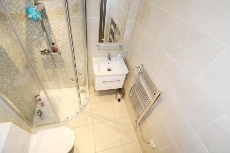 1 bedroom Property to let in Bells Square, S1 - house share 01-11-2026