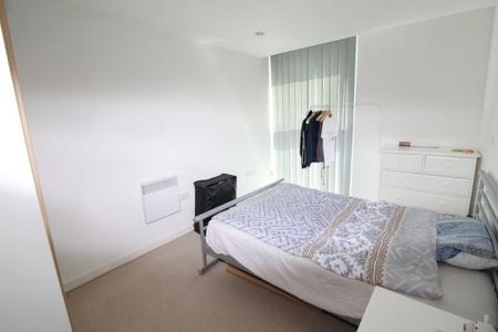 1 bedroom Property to let in S1- City Centre Flat - Solly Street