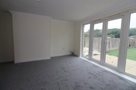 4 bedroom Property to let in Ironside Road - S14 - Available Now