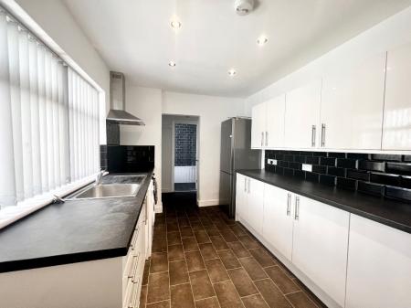 4 bedroom Terraced House to let in Ashford Street, Shelton, Stoke-On-Trent, ST4