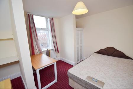 4 bedroom Flat to let in Ashford Street, Shelton, Stoke-On-Trent, ST4