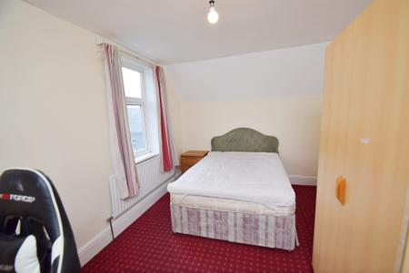 4 bedroom Flat to let in Ashford Street, Shelton, Stoke-On-Trent, ST4