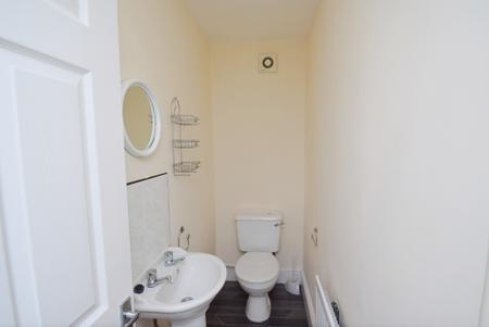 4 bedroom Flat to let in Ashford Street, Shelton, Stoke-On-Trent, ST4