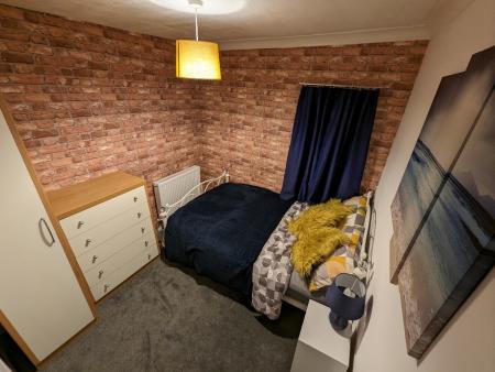 4 bedroom Terraced House to let in Church Street, Silverdale, ST5