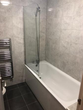 2 bedroom Flat to let in Hill Street, Stoke-On-Trent, ST4