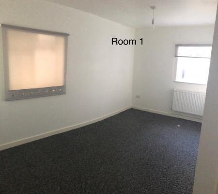 2 bedroom Flat to let in Hill Street, Stoke-On-Trent, ST4