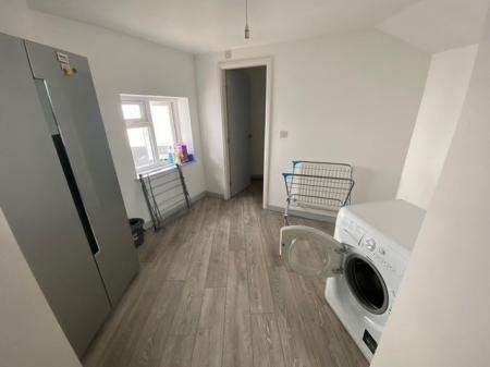 1 bedroom Flat to let in Hill Street, Stoke-On-Trent, ST4