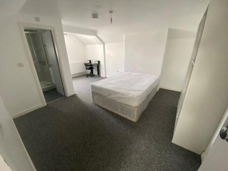 1 bedroom Flat to let in Hill Street, Stoke-On-Trent, ST4