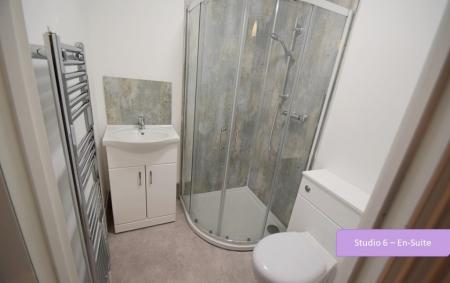 1 bedroom Studio flat to let in King Street, Newcastle-Under-Lyme, ST5