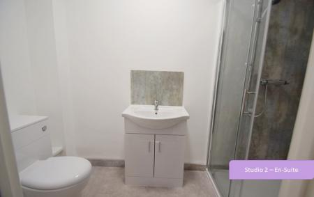 1 bedroom Studio flat to let in King Street, Newcastle-Under-Lyme, ST5