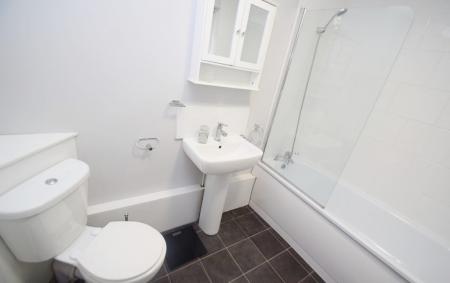 4 bedroom House share to let in Leek Road, Shelton, Stoke-On-Trent, ST4