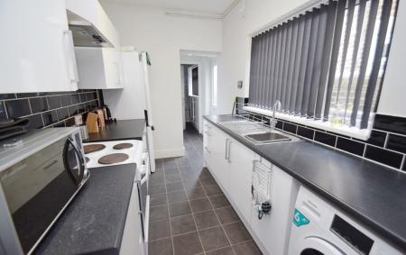 4 bedroom House share to let in Leek Road, Shelton, Stoke-On-Trent, ST4