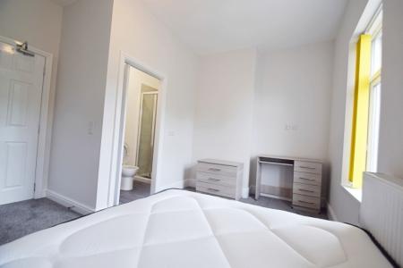 5 bedroom Terraced House to let in Leek Road, Joiners Square, Shelton, Stoke-On-Trent, ST1