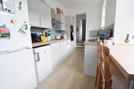 1 bedroom Terraced House to let in North Street, Newcastle-Under-Lyme, ST5