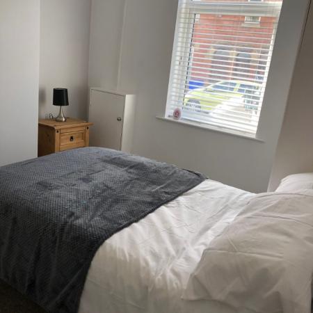 5 bedroom Terraced House to let in Queen Anne Street, Stoke-On-Trent, ST4