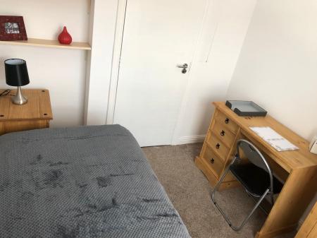 5 bedroom Terraced House to let in Queen Anne Street, Stoke-On-Trent, ST4