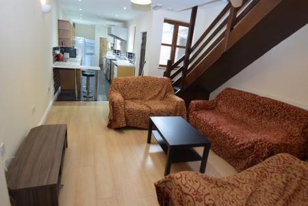 6 bedroom Terraced House to let in Seaford Street, Shelton, Stoke-On-Trent, ST4