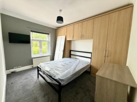 4 bedroom Terraced House to let in Sneyd Terrace, Silverdale, ST5