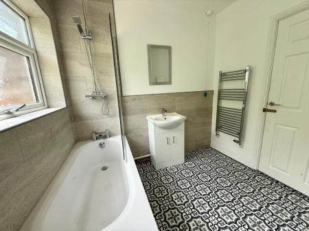 4 bedroom Terraced House to let in Sneyd Terrace, Silverdale, ST5