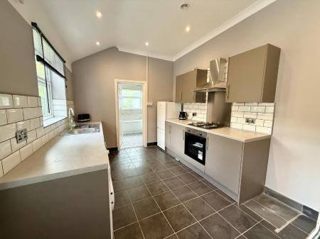 4 bedroom Terraced House to let in Sneyd Terrace, Silverdale, ST5