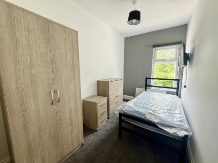 4 bedroom Terraced House to let in Sneyd Terrace, Silverdale, ST5