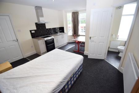 1 bedroom Studio flat to let in Stoke Road, Shelton, Stoke-On-Trent, ST4
