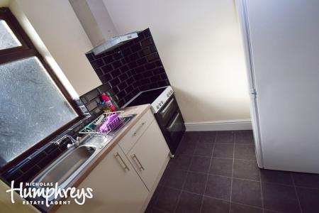 1 bedroom Studio flat to let in Stoke Road, Shelton, Stoke-On-Trent, ST4