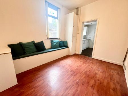 4 bedroom House share to let in Seaford Street, Stoke-On-Trent, ST4