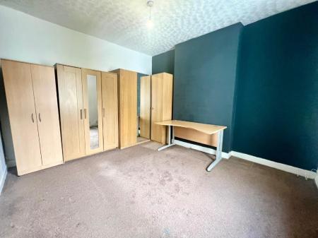 4 bedroom House share to let in Seaford Street, Stoke-On-Trent, ST4