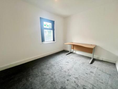 4 bedroom House share to let in Seaford Street, Stoke-On-Trent, ST4