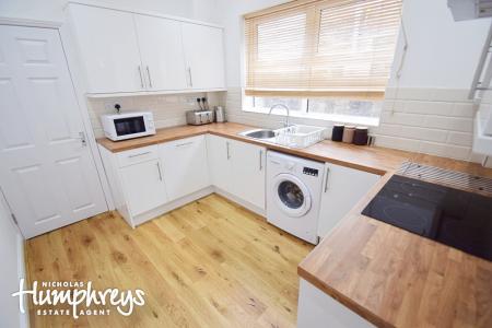 6 bedroom House share to let in The Parkway, Shelton, Stoke-On-Trent, ST1