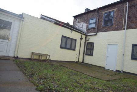 6 bedroom Terraced House to let in Wharf Street, Newcastle-Under-Lyme, ST5