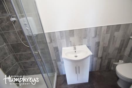 6 bedroom Terraced House to let in Wharf Street, Newcastle-Under-Lyme, ST5