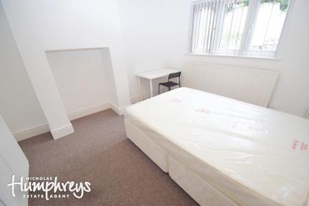 6 bedroom Terraced House to let in Wharf Street, Newcastle-Under-Lyme, ST5