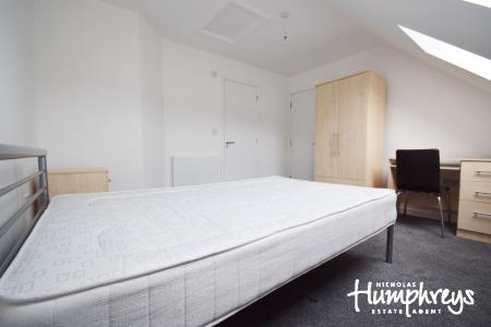 3 bedroom House share to let in Lyme Valley Mews, Newcastle-Under-Lyme, ST5