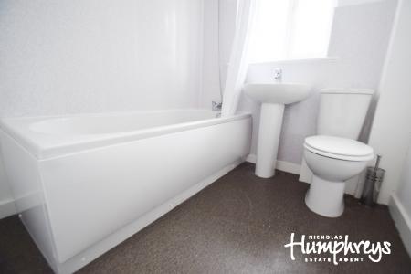 3 bedroom House share to let in Lyme Valley Mews, Newcastle-Under-Lyme, ST5