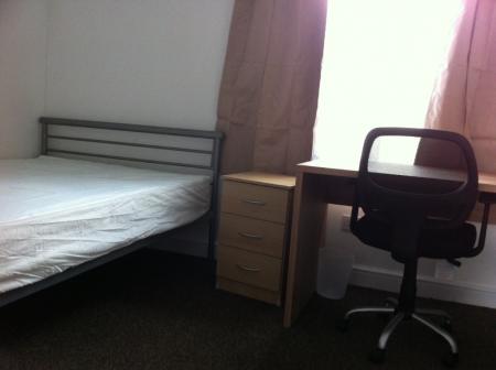 3 bedroom House share to let in Cornwallis Street, Stoke-On-Trent, ST4