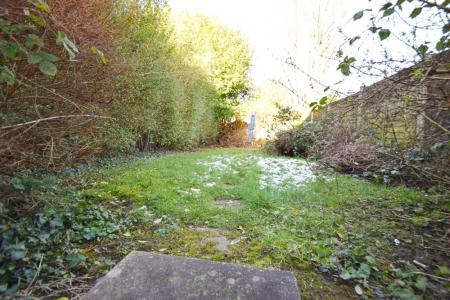 4 bedroom Terraced House to let in St. Georges Road, Newcastle-Under-Lyme, ST5