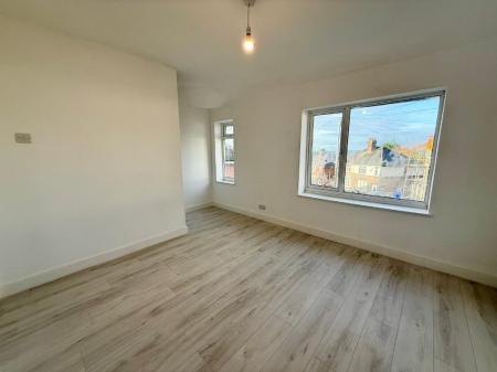 3 bedroom Semi-detached house to let in Lombardy Grove, Meir, ST3