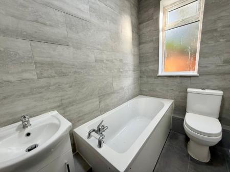 3 bedroom Semi-detached house to let in Lombardy Grove, Meir, ST3