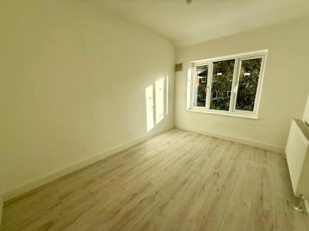 3 bedroom Semi-detached house to let in Lombardy Grove, Meir, ST3