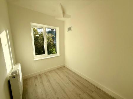3 bedroom Semi-detached house to let in Lombardy Grove, Meir, ST3