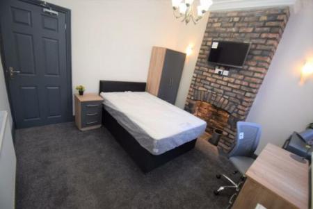 4 bedroom Terraced House to let in Elgin Street, Shelton, Stoke-On-Trent, ST4