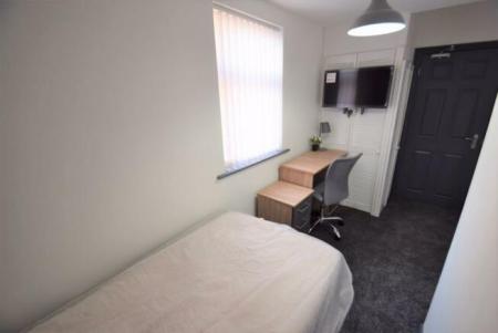 4 bedroom Terraced House to let in Elgin Street, Shelton, Stoke-On-Trent, ST4