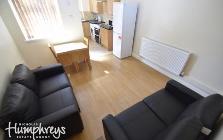 3 bedroom Terraced House to let in Beresford Street, Shelton, Stoke-On-Trent, ST4