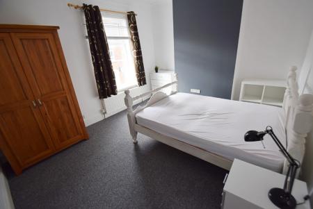 4 bedroom Terraced House to let in Beresford Street, Shelton, Stoke-On-Trent, ST4