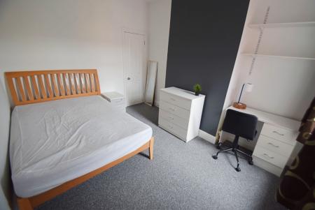 4 bedroom Terraced House to let in Beresford Street, Shelton, Stoke-On-Trent, ST4