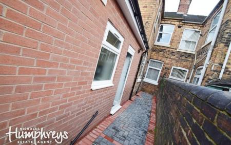 4 bedroom Terraced House to let in Cauldon Road, Shelton, Stoke-On-Trent, ST4