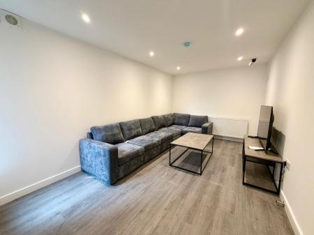 6 bedroom Flat to let in Havelock Place, Stoke-On-Trent, ST1