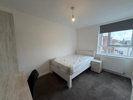 6 bedroom Flat to let in Havelock Place, Stoke-On-Trent, ST1